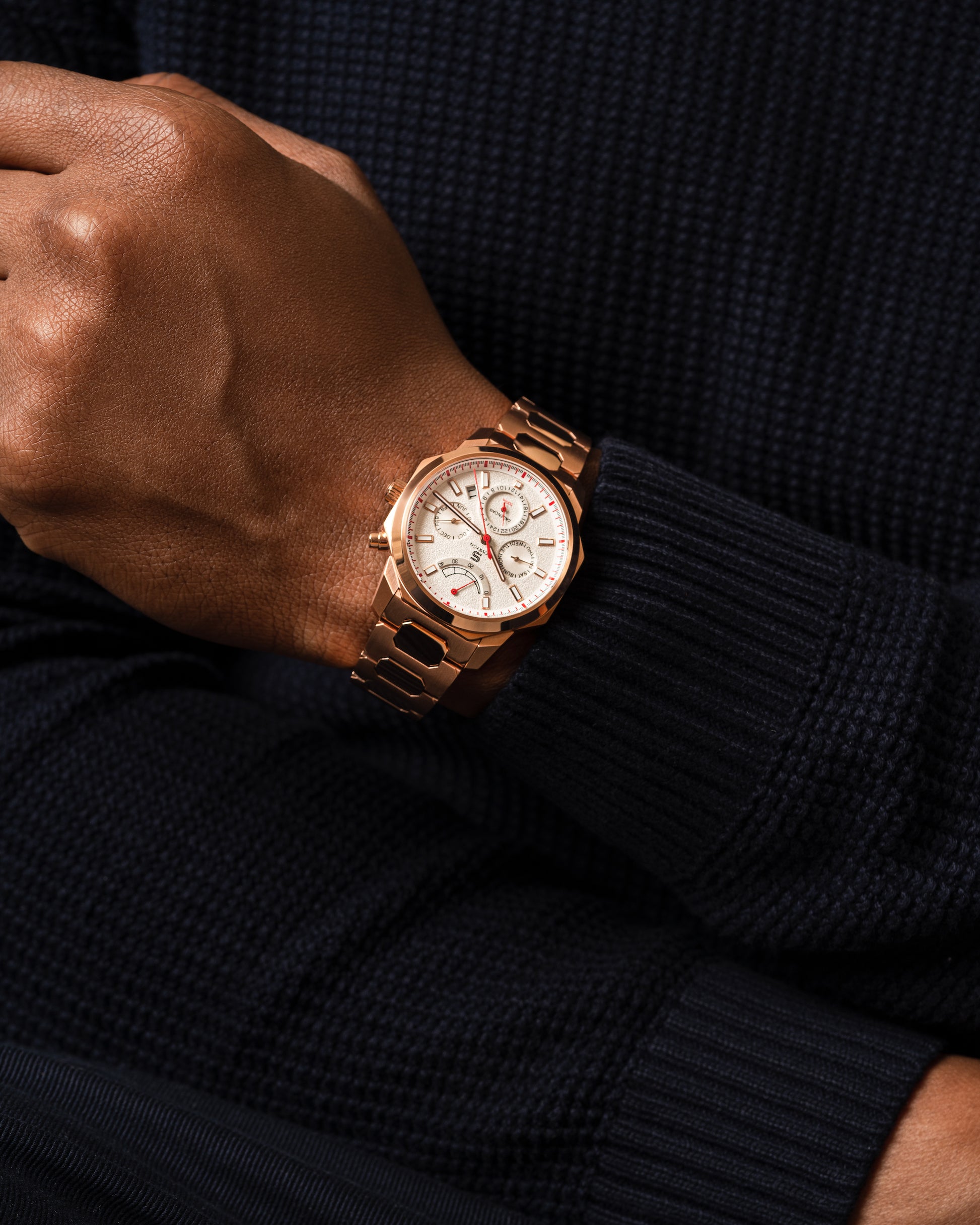 SOVRYGN Calendar Rose white wristwatch for men